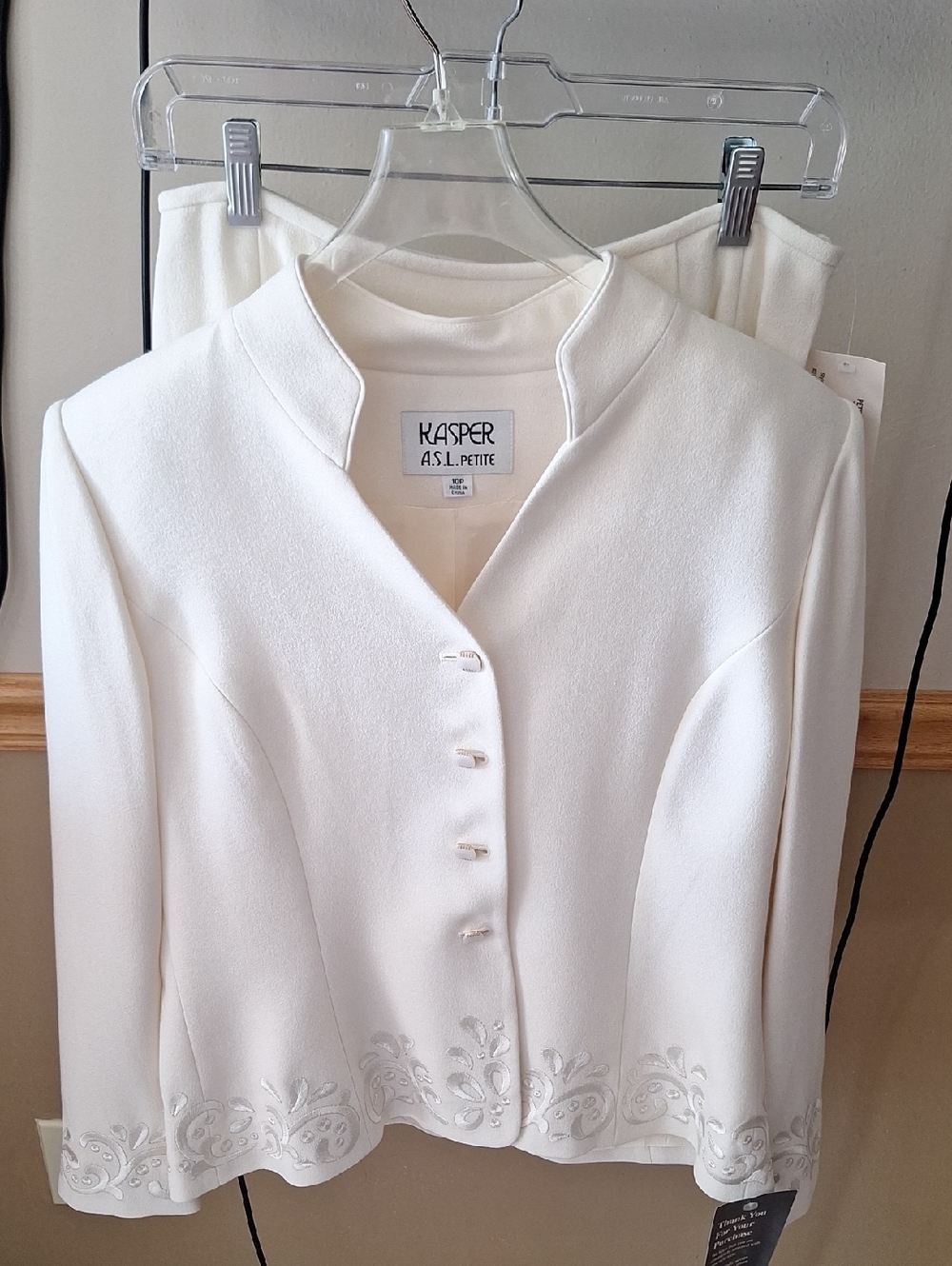 2 Piece Petite Kasper A.S.L. Womens Power Suit. Size 10P Vanilla Ivory Spring